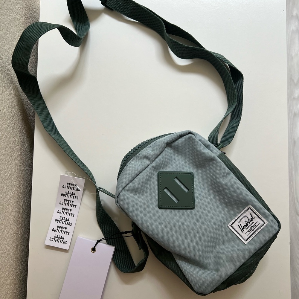 Herschel Supply Co. UO Exclusive Heritage Crossbody Bag NWT - Slate
